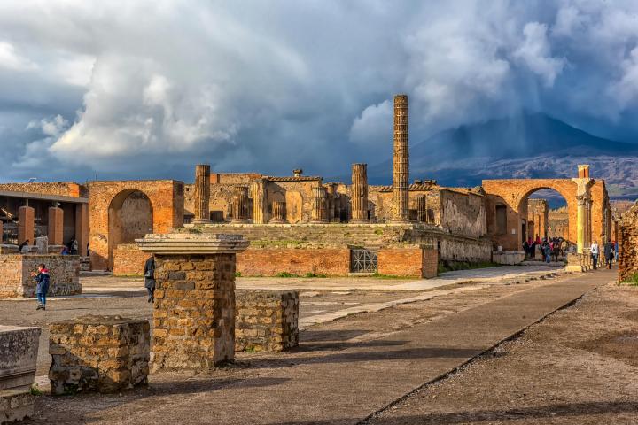 a castle on a cloudy day