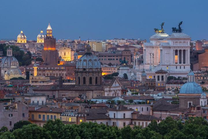 a large building in a city